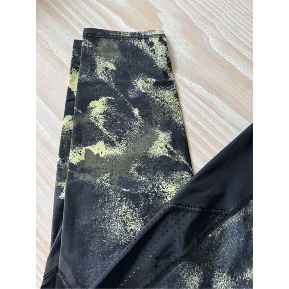 Zero Gravity High-Waisted Running Leggings In All Black Size Medium - Picture 4 of 11